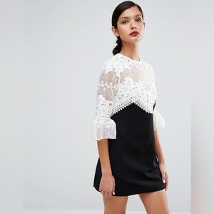 Self Portrait Trumpet Sleeve Shift Dress With Angularseam Detail White Black NWT